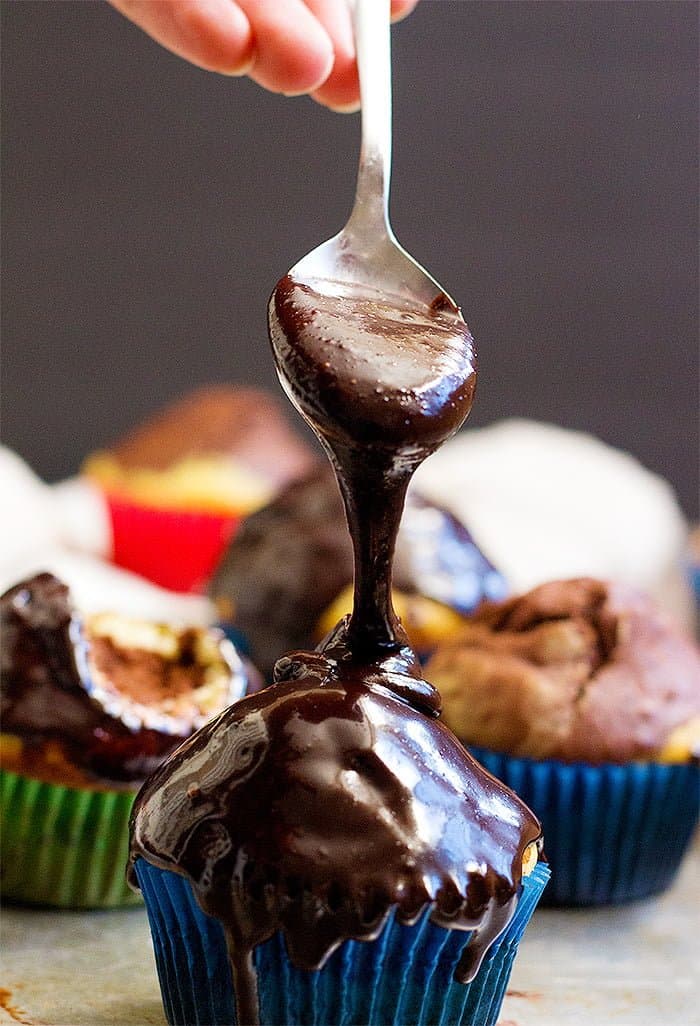 Marble Cupcakes - Chocolate and Vanilla Cupcakes topped with chocolate glaze are amazing! 