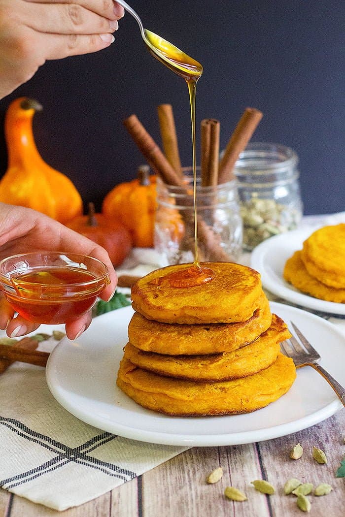 The best ever pumpkin pancakes recipe for breakfast and brunch. These pumpkin pancakes are fluffy and full of delicious flavors, and are ready in no time!