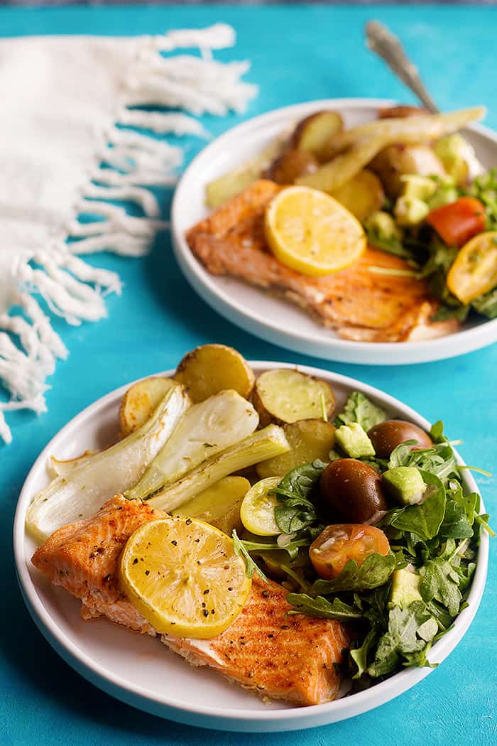 This salmon fillet is perfect for dinner. 