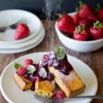 This baked French toast with Berry compote, which is homemade, is all you need for a Sunday morning! Save time and energy by baking These French toasts in the oven!