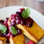This baked French toast with Berry compote, which is homemade, is all you need for a Sunday morning! Save time and energy by baking These French toasts in the oven!