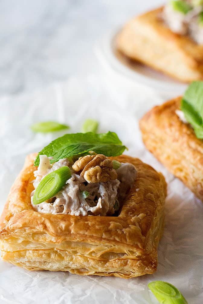 This Chicken Walnut Puff Pastry is a great appetizer as it's very easy and can be made ahead of time. The creamy and crunchy texture of this dish satisfies every appetite! 