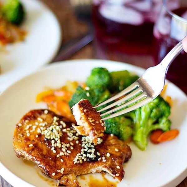 This 30-minute Honey Sesame Chicken is what you need for dinner tonight. Made with ingredients that you already have in your pantry. Easy and no fuss!