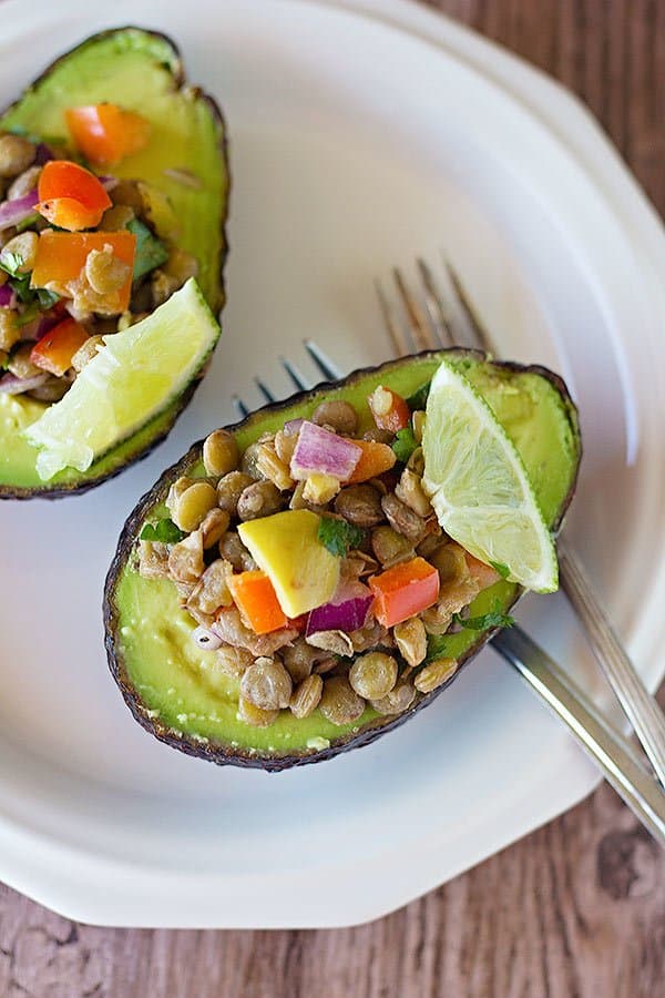 This Avocado Lentil summer Salad has all the things that are good for you! It comes together in no time and is very filling and delicious.
