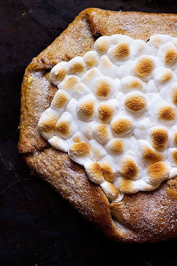 S'mores are delicious in any shape or form. Make this super easy S'mores Galette with graham crackers crust and enjoy a wonderful summer! 