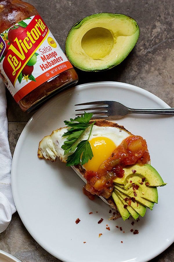 Say good bye to boring breakfast. This Sweet and Spicy Breakfast toast is here to help you start a delicious day. Start the day with a kick of salsa for more flavor! 
