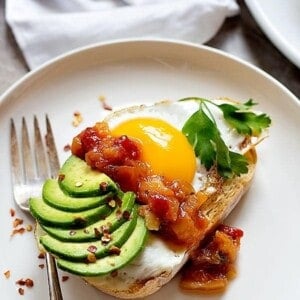 Say good bye to boring breakfast. This Sweet and Spicy Breakfast toast is here to help you start a delicious day. Start the day with a kick of salsa for more flavor!