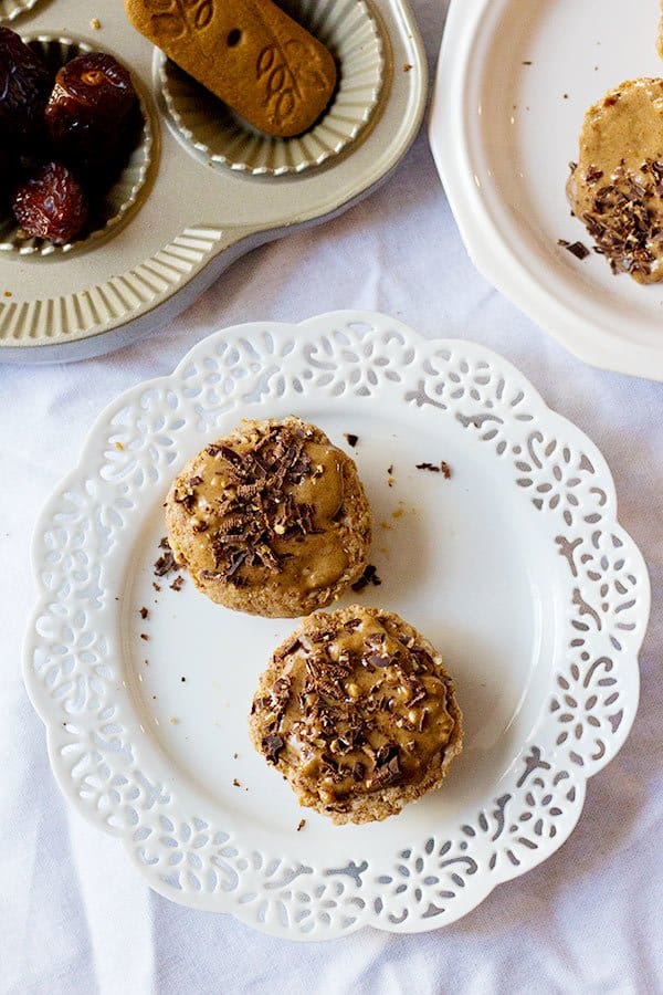 These Date Walnut Cheesecake Bites are great for snacking. The crust is mixed into the filling and the addition of walnuts and almond butter gives a nice nutty flavor to these bites! 