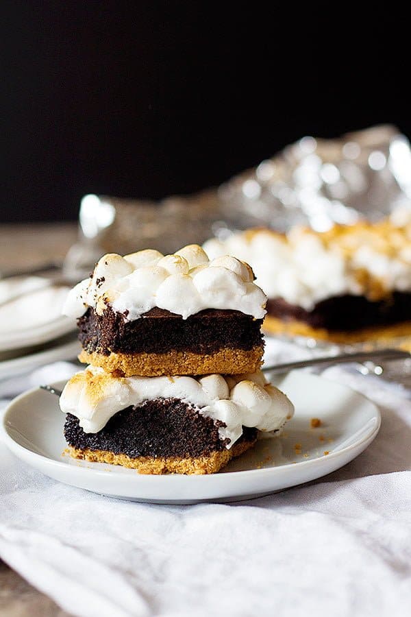 This s'mores brownie recipe is easy to follow and makes 9 slices of brownies. 