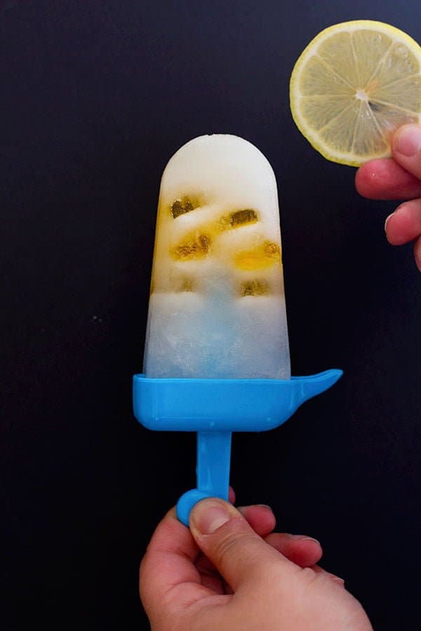 Lemon Lime Popsicles are refreshing and taste like lemonade in a form of a popsicle! Add some gummies to make them even tastier and more fun! 