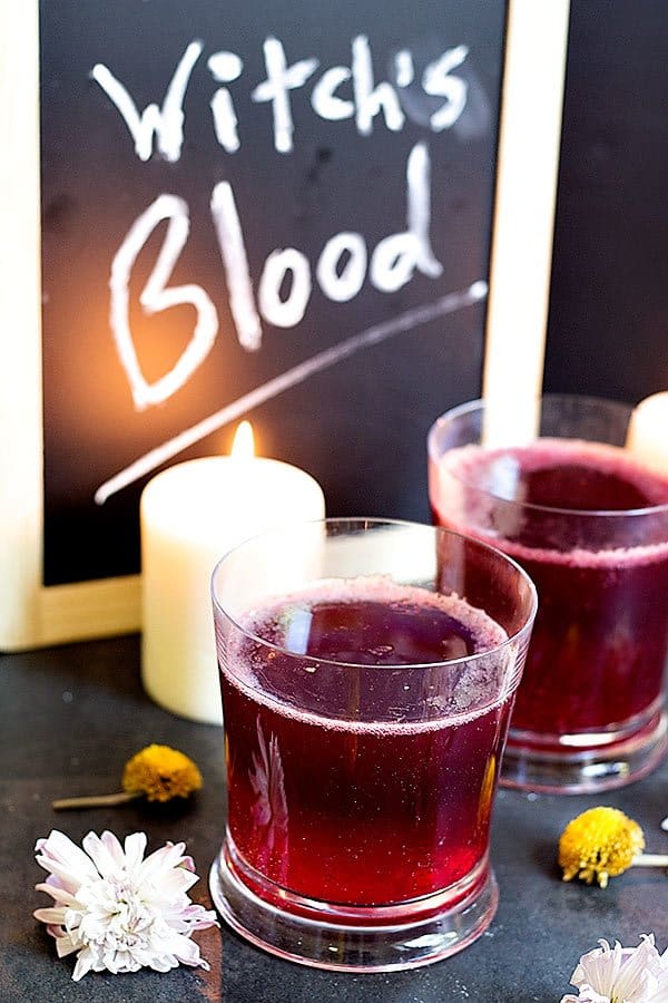 This Halloween Punch Drink is actually a fun and easy drink made with only 3 ingredients! #Halloween 