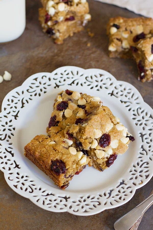 These Cranberry White Chocolate Oatmeal Cookie Bars have all the good flavors in one single bite! Sweet and tart cranberries go very well with festive white chocolate morsels! 