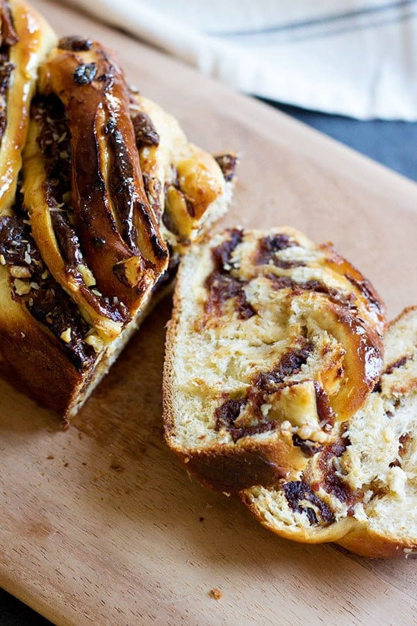 Date Babka recipe with walnuts is easy to make and needs an eight hour refrigeration. 