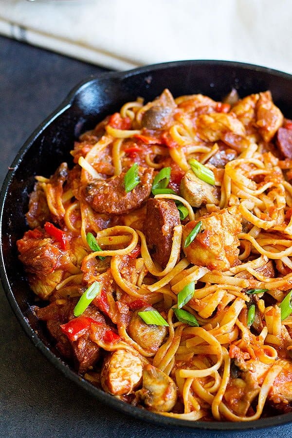 This Jambalaya pasta recipe is made in one pan and is ready is less than one hour. 