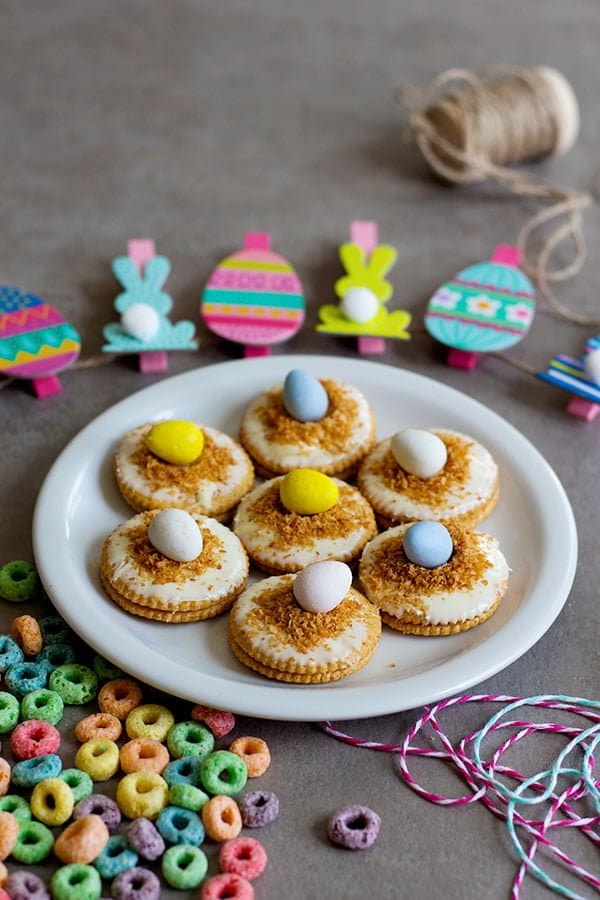 A last minute Easter treat, these No Bake Egg Nest Cookies are so easy that you can make them with your little ones! 