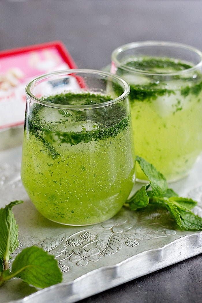 Make your summer much cooler with this delicious and easy homemade mint ginger mocktail. It's refreshing, delicious, and your family will love it!