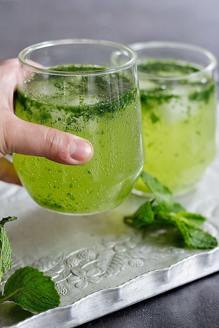 Make your summer much cooler with this delicious and easy homemade mint ginger mocktail. It's refreshing, delicious, and your family will love it!