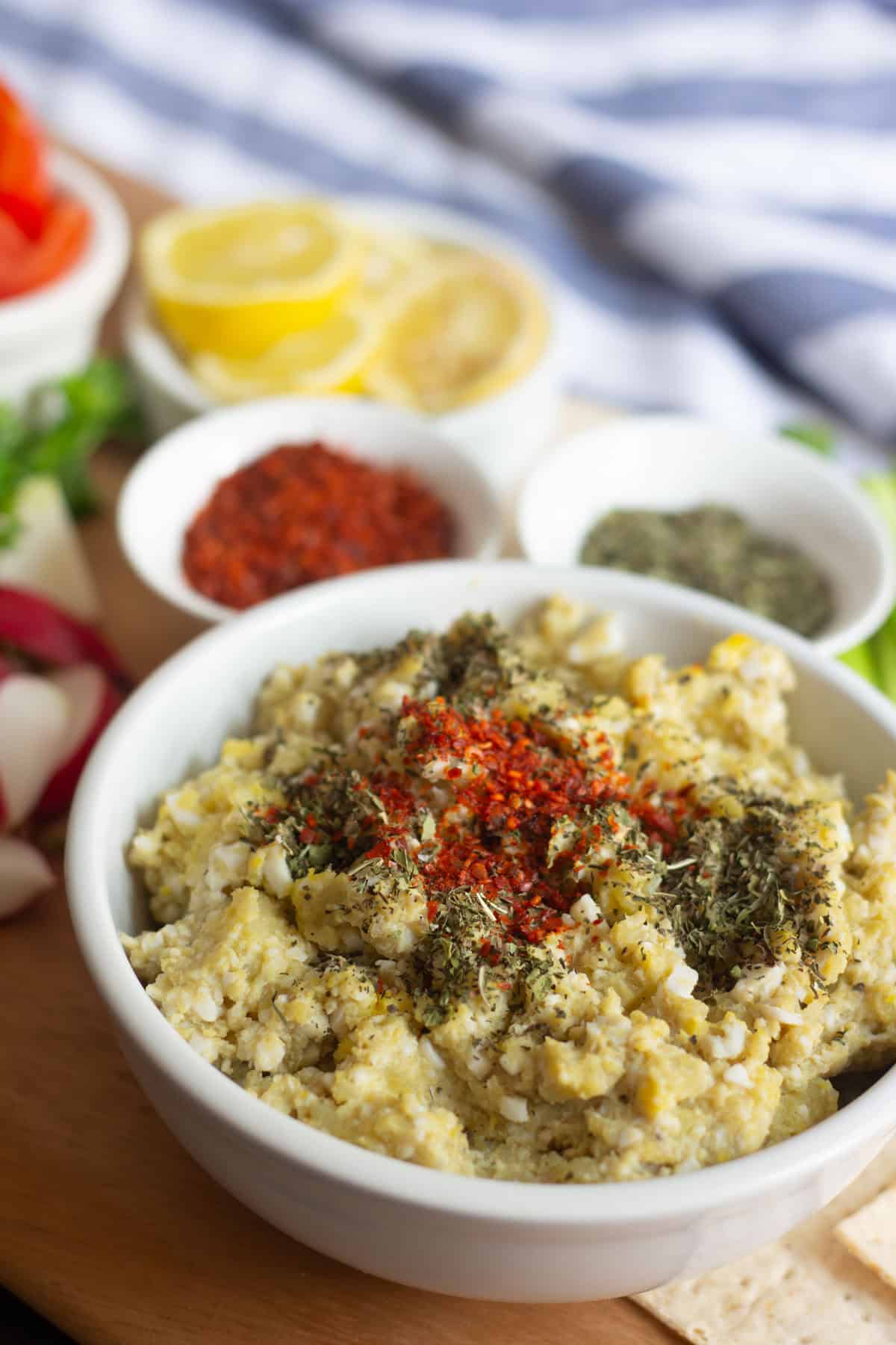 Yeralma Yumurta - Potatoes and Eggs is a basic Persian dish from Tabriz in the northwest of Iran where my father was born. It's one of the most famous street foods of the region.