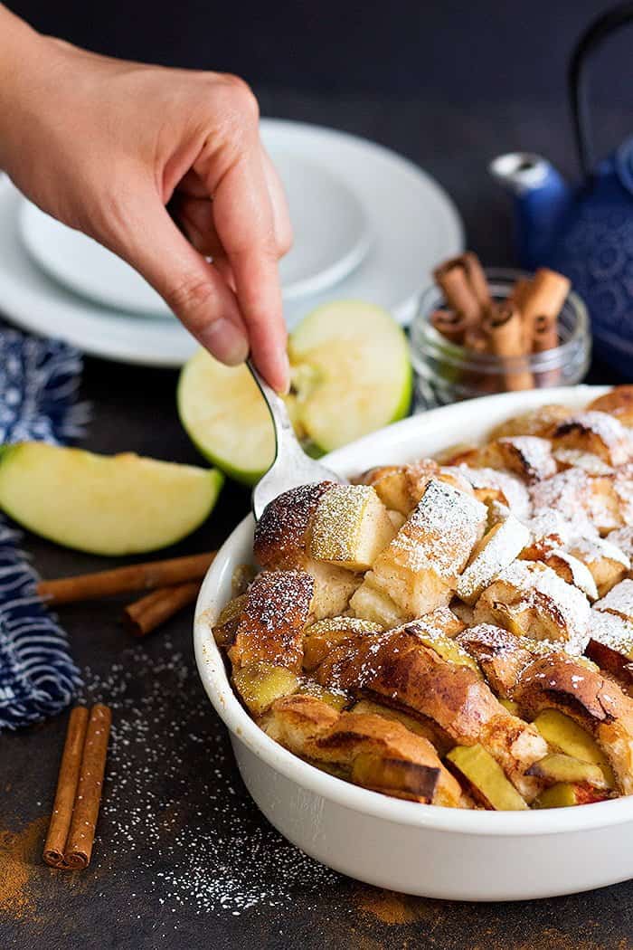 Cinnamon French toast bake is full of flavor. This delicious French toast bake made with Granny Smith apples and French bread and can be made ahead of time. 