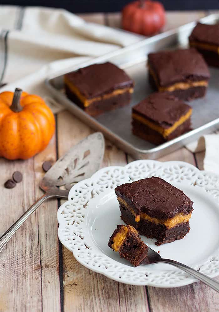These pumpkin brownies with a pumpkin pie filling are perfect for fall baking! 