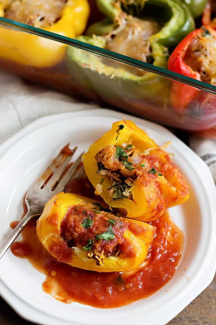 These Spicy Stuffed Peppers are perfect for weeknights. From unicornsinthekitchen.com #weeknightdinner