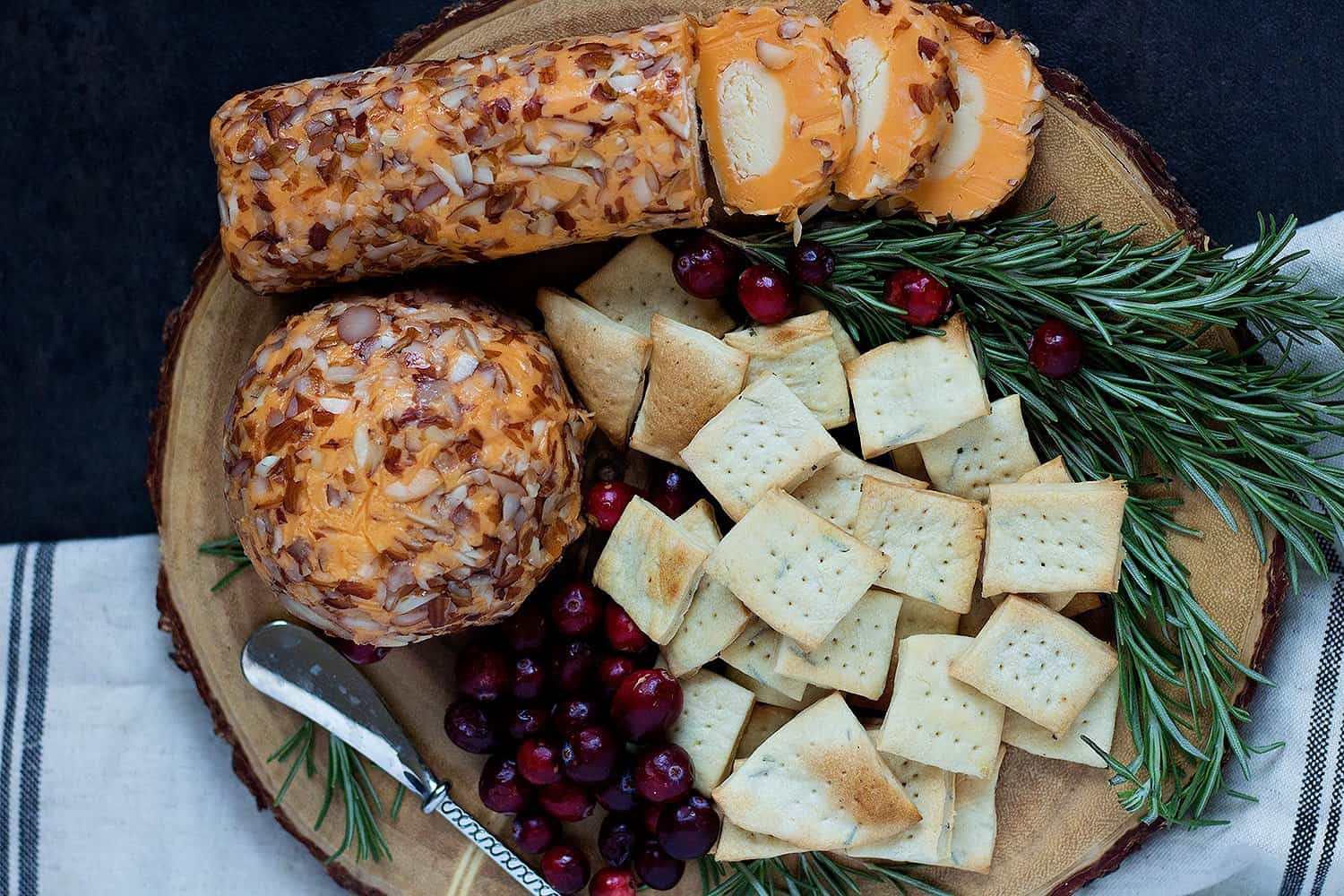 Garlic Crackers | Rosemary Garlic Crackers Recipe | Garlic Crackers Recipe | #Snacks #Rosemary #CheeseandCrackers