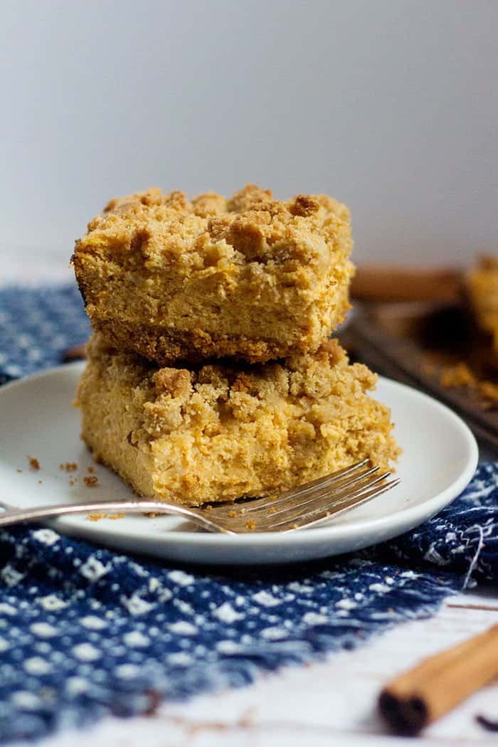 These Pumpkin Cheesecake Bars is so simple and easy to make. Buttery graham crackers crust topped with luscious pumpkin cheesecake is perfect!