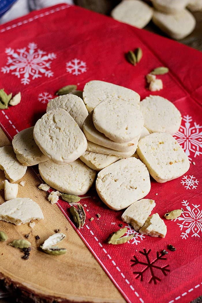 Cardamom Shortbread Cookies are perfect for any time of the year! These tender shortbread cookies with a hint of cardamom are so delicious!