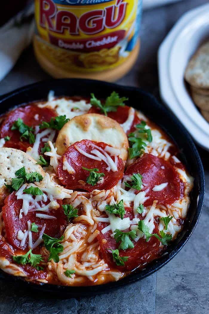 Easy Pizza dip with pepperoni and cheese. 