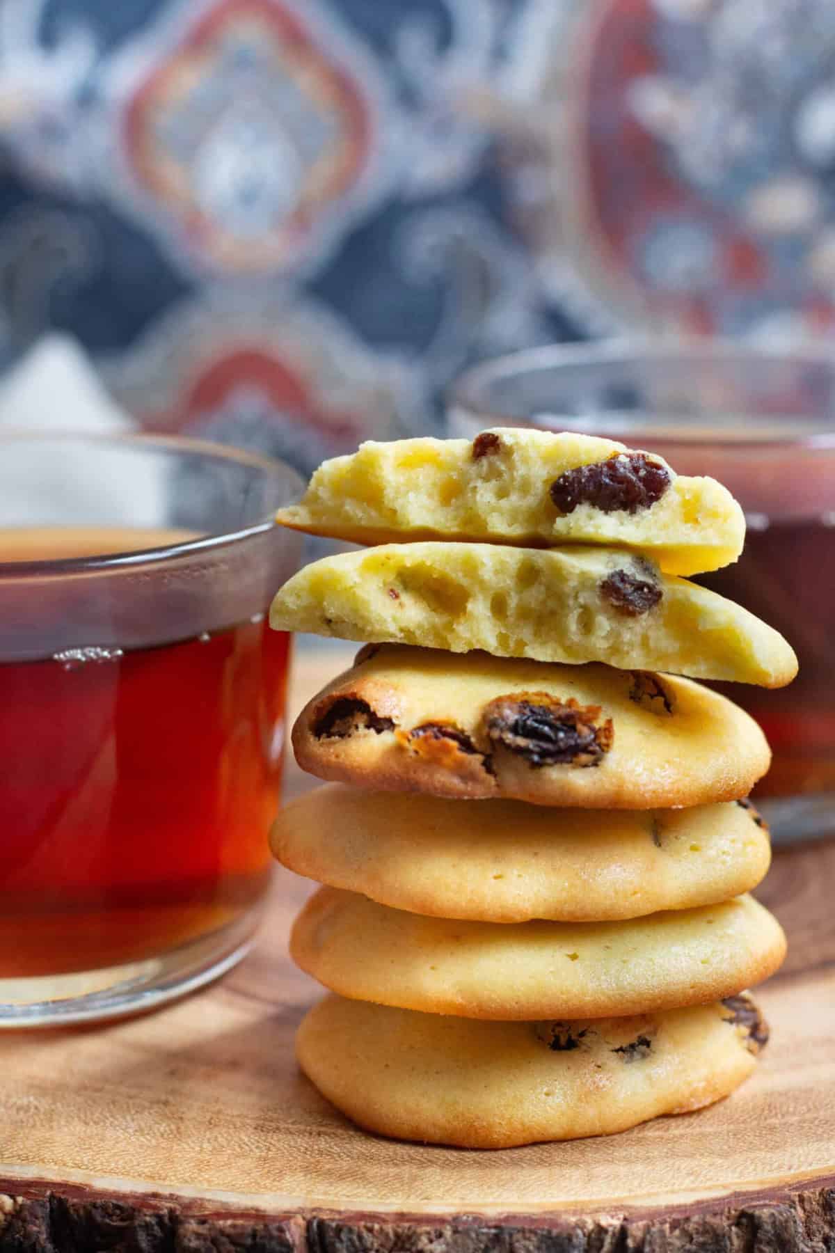 Raisin Cookies made Persian style are easy and simple cookies that are ready in no time and are perfectly sweet.