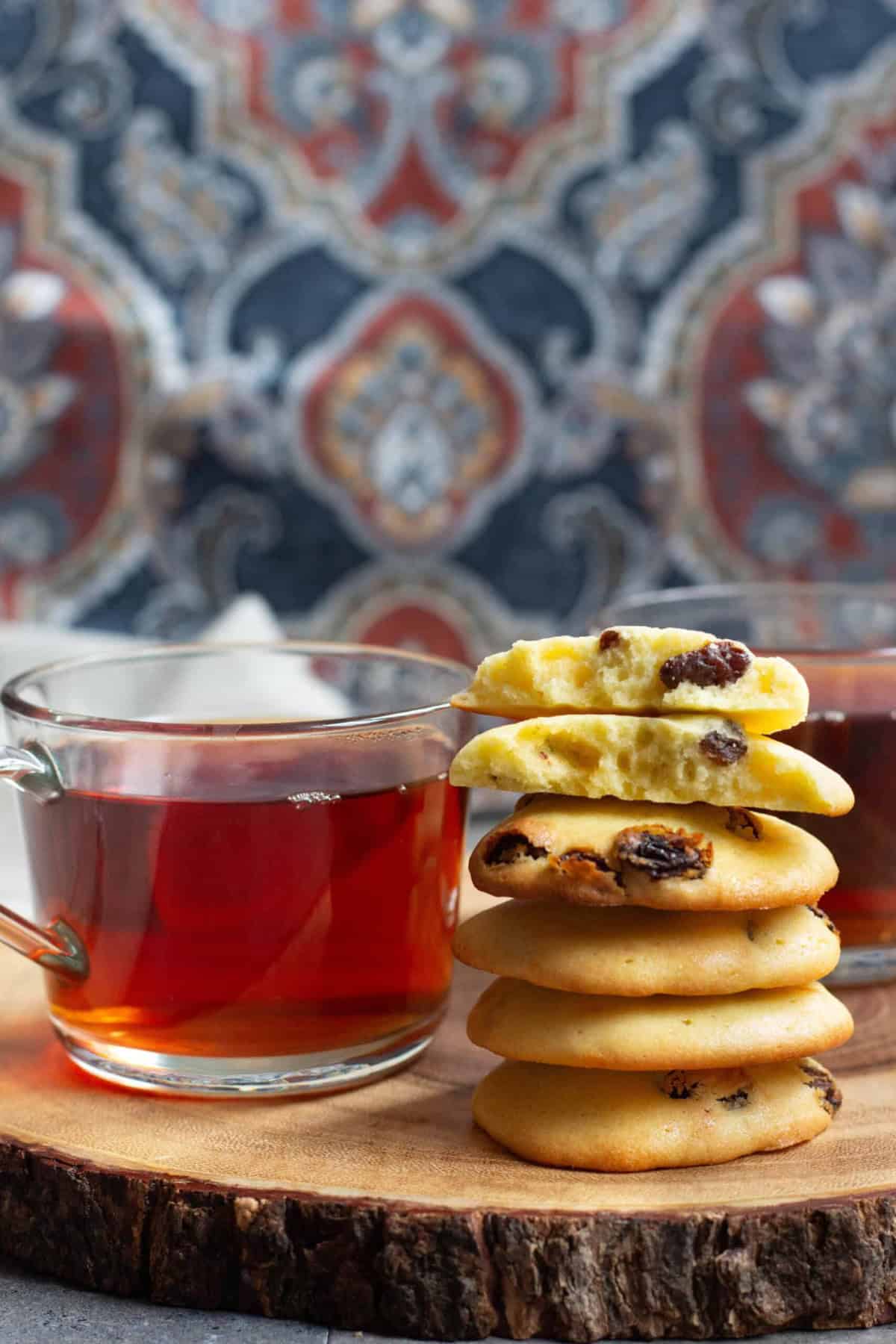 Serve Persian raisin cookies with some freshly brewed tea. 