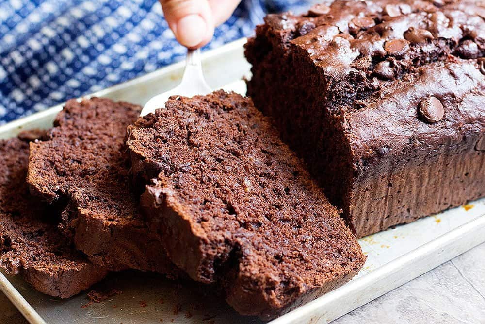 chocolate banana bread recipe is easy to make and is full of amazing flavors. 