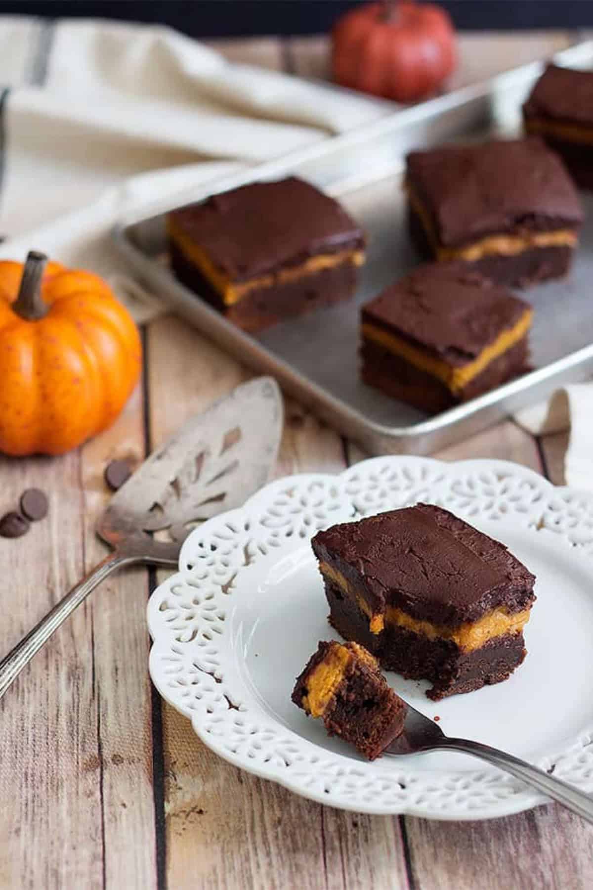 These pumpkin brownies with a pumpkin pie filling are perfect for fall baking! 