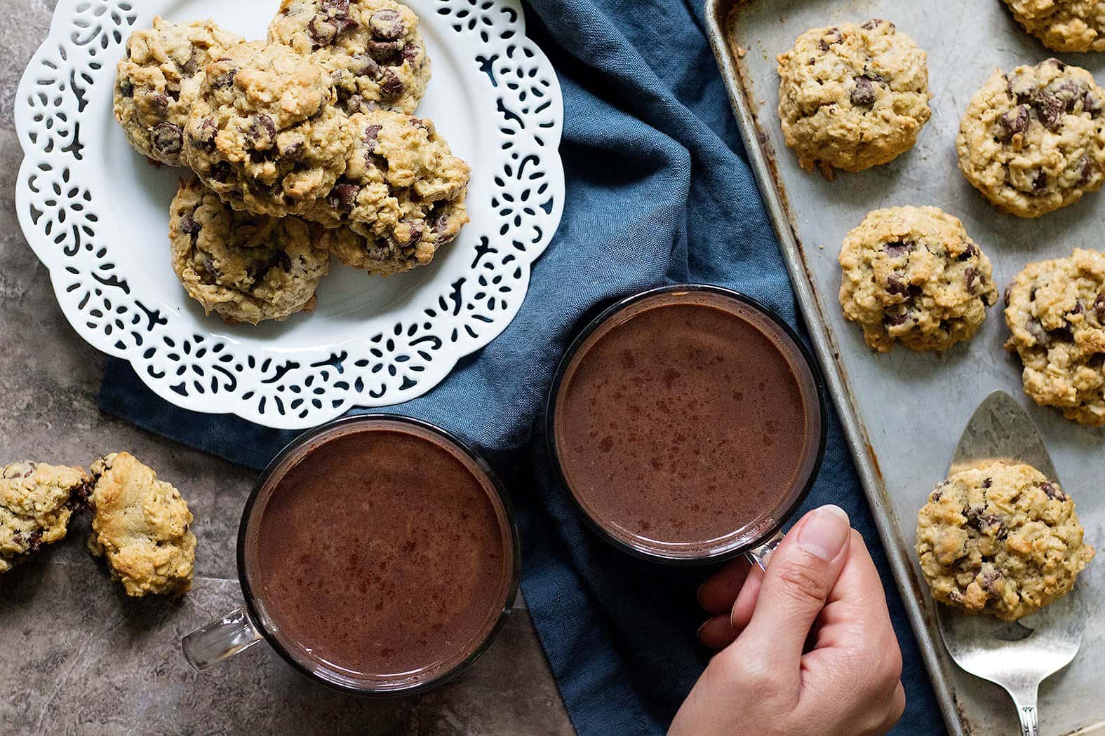 These are the best oatmeal chocolate chip cookies and they're perfect for dessert!