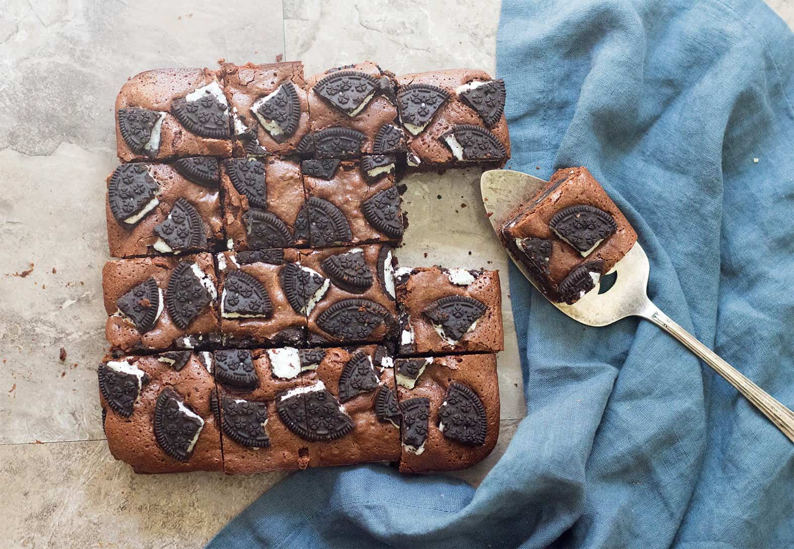 Oreo brownies recipe is easy and you can make it in no time! 