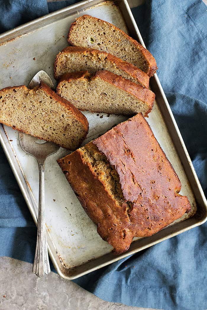 An easy and really delicious almond flour banana bread is what you need for breakfast! This banana bread with coconut oil is low carb and super moist!