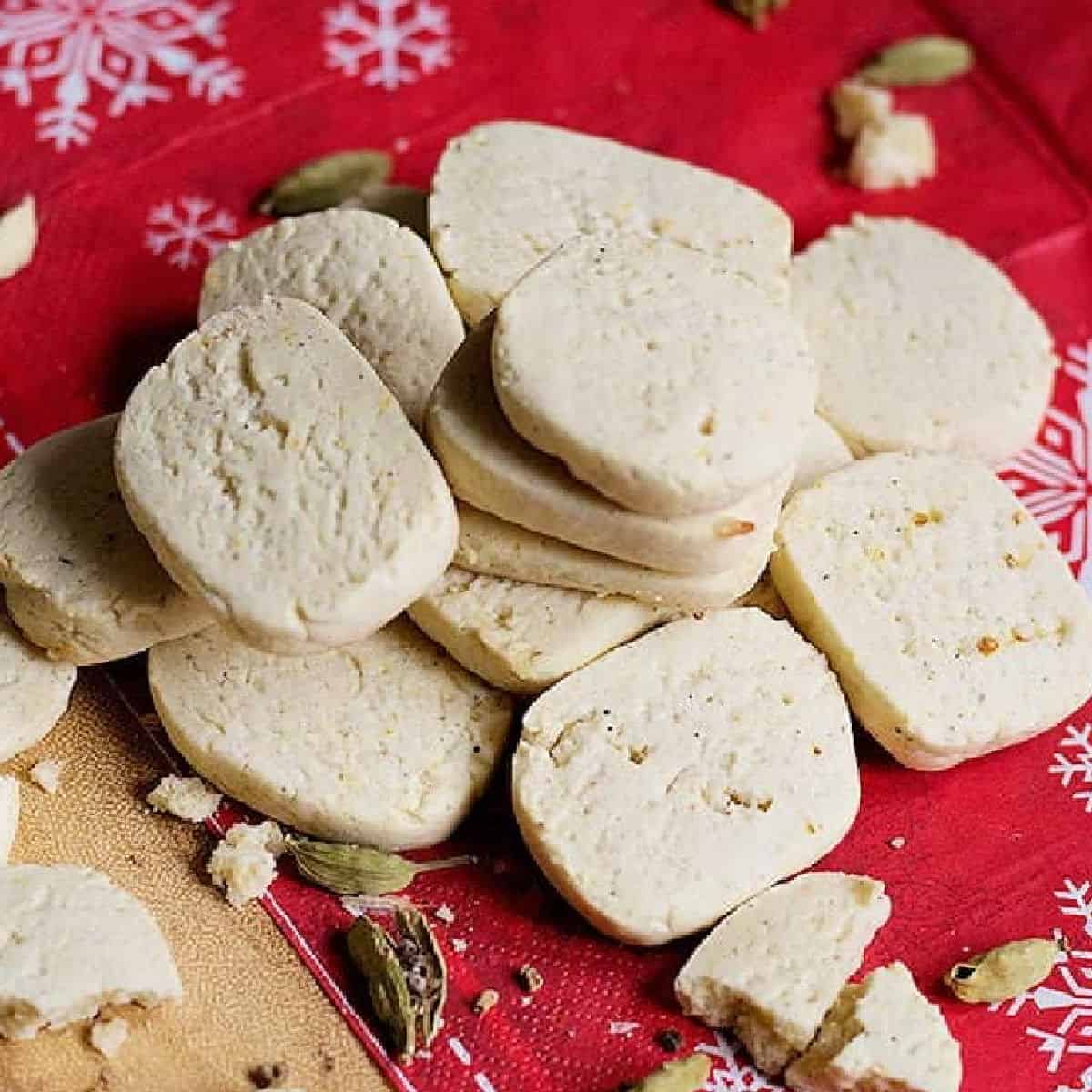 Cardamom cookies are perfect for any time of the year, these tender shortbread cookies with a hint of cardamom are so delicious!
