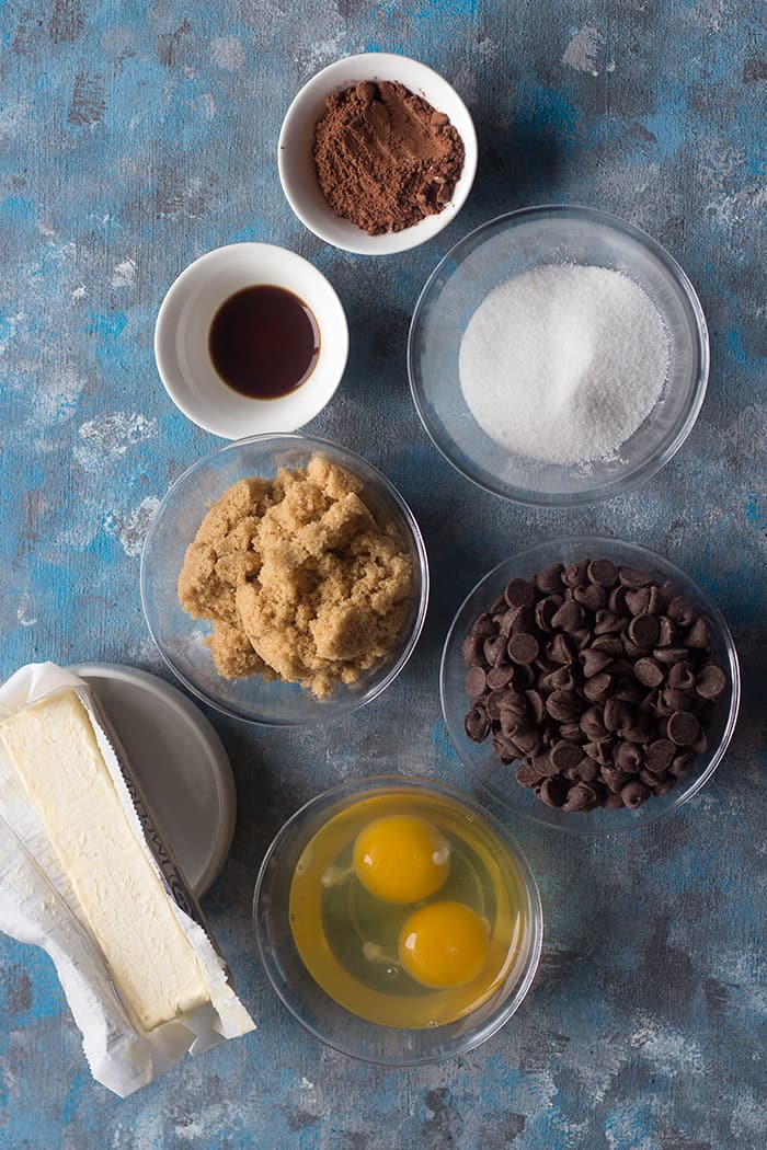 To make brownies without flour, you need the following ingredients: Unsalted butter Brown sugar and granulated sugar Chocolate chips  Eggs Vanilla  Cocoa powder