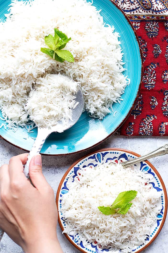 Instant pot white rice comes out perfectly every time. Learn how to make white rice in instant pot, the cooking time is only 5 minutes. 