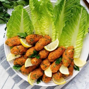 Vegan Turkish lentil meatballs are usually served with lettuce.