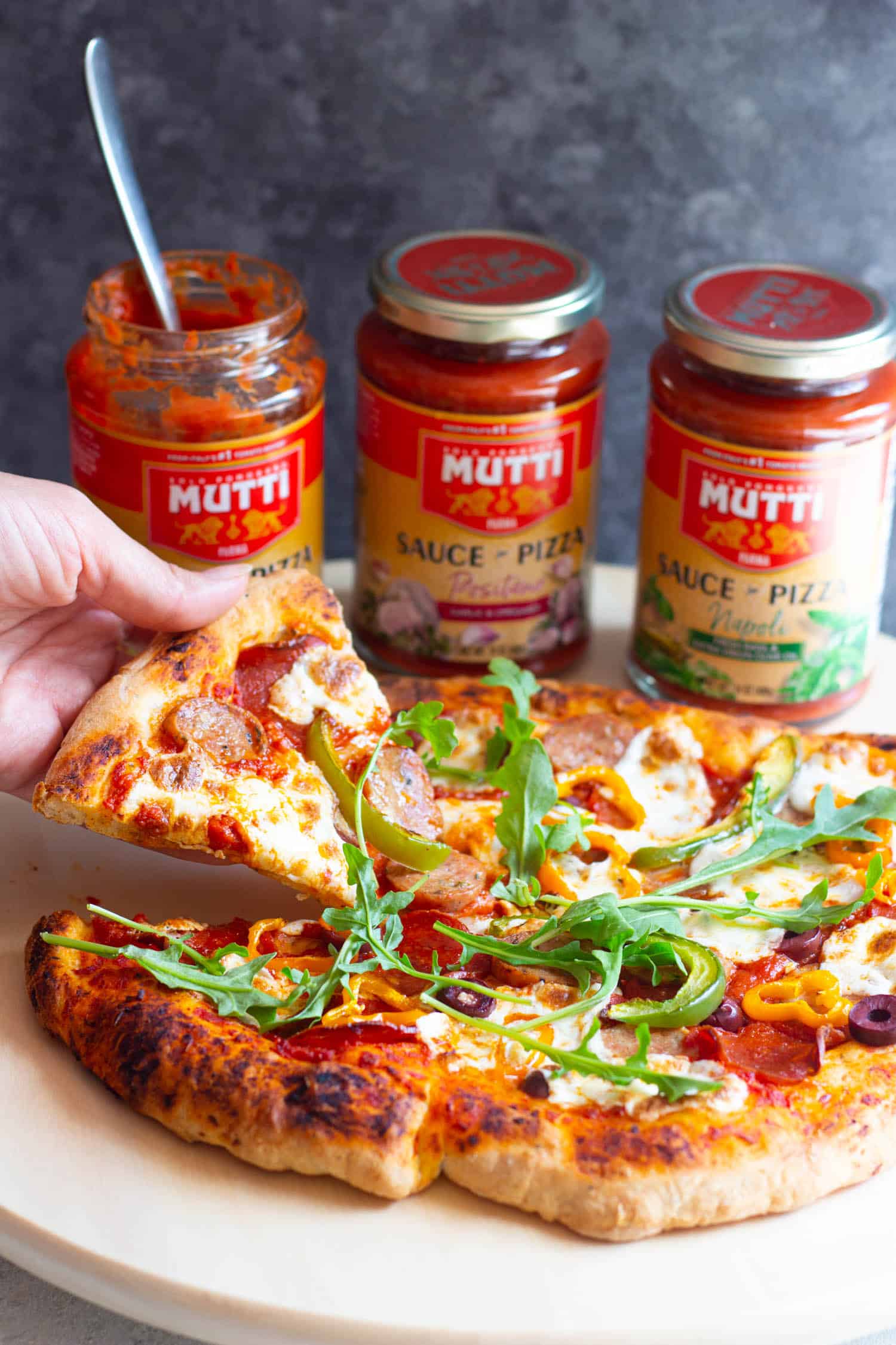 A delicious pizza sauce is a must when it comes to making pizza at home.