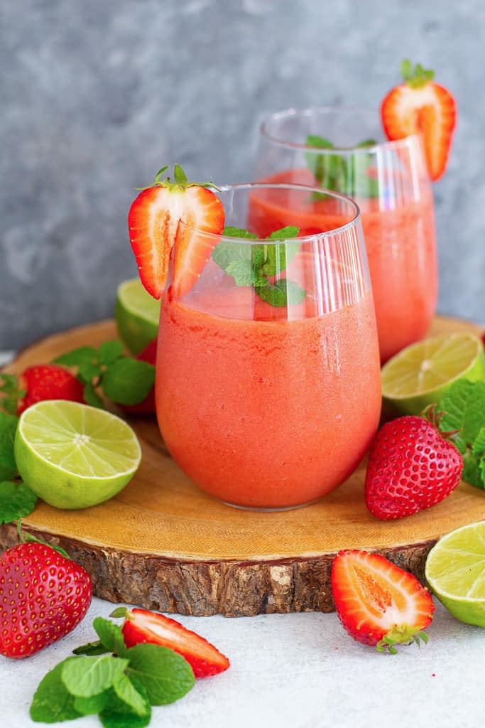 Virgin Strawberry Daiquiri Recipe • Unicorns in the Kitchen