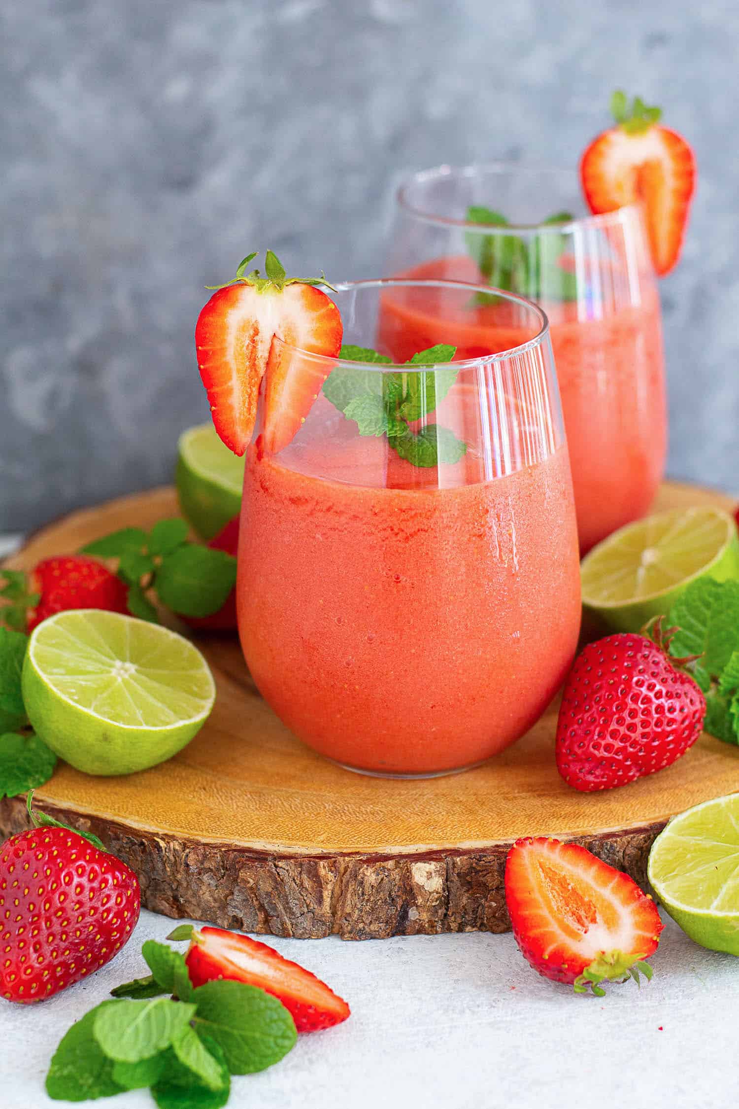 Virgin strawberry daiquiri is a great alternative for people who don't consume alcohol. 