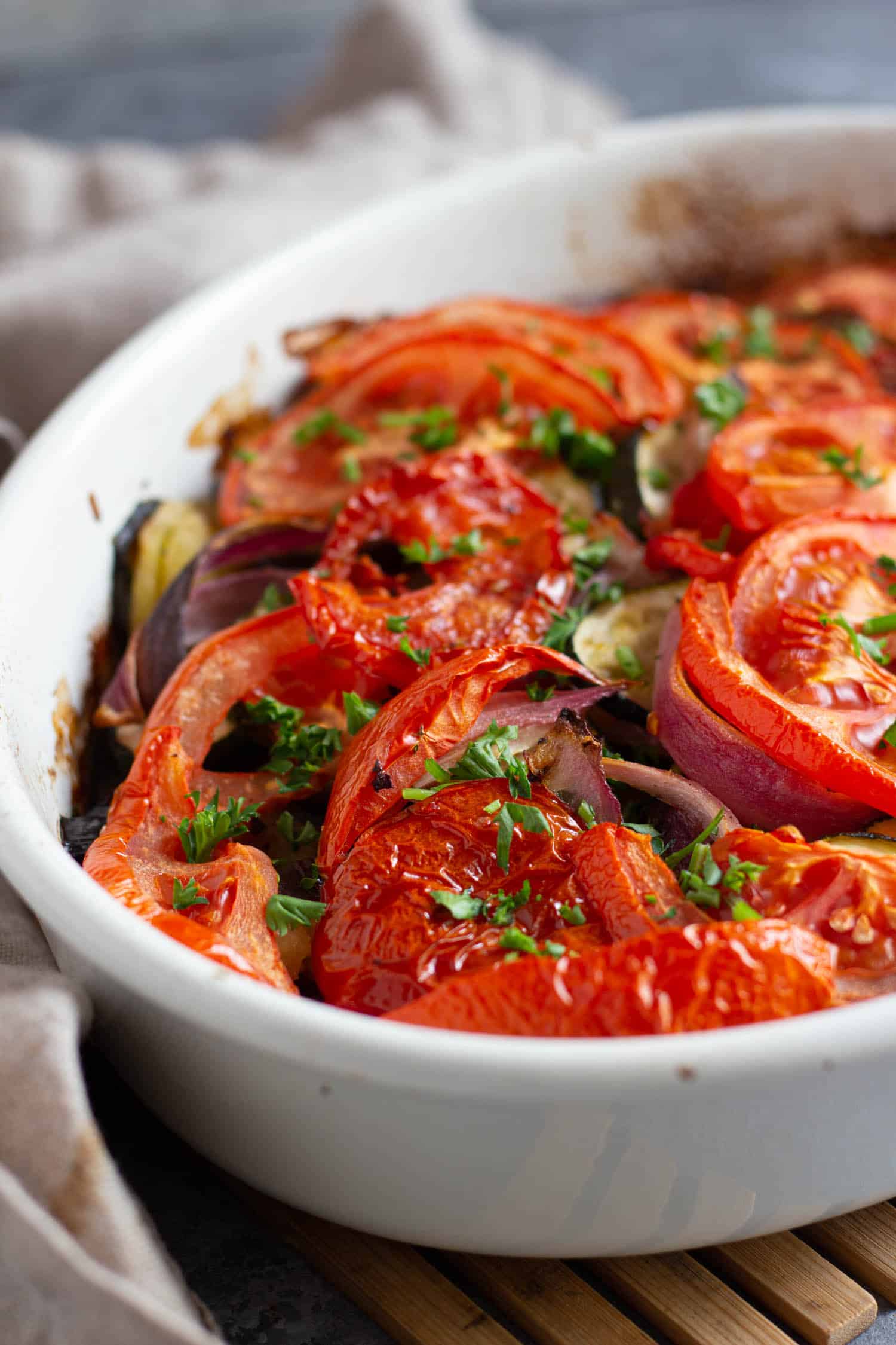 This dish is topped with tomatoes and onions for more flavor. 