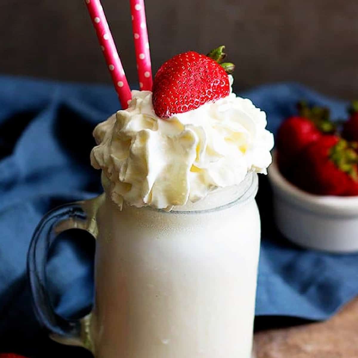 Easy Creamy Vanilla Milkshake Recipe To Make | Deporecipe.co