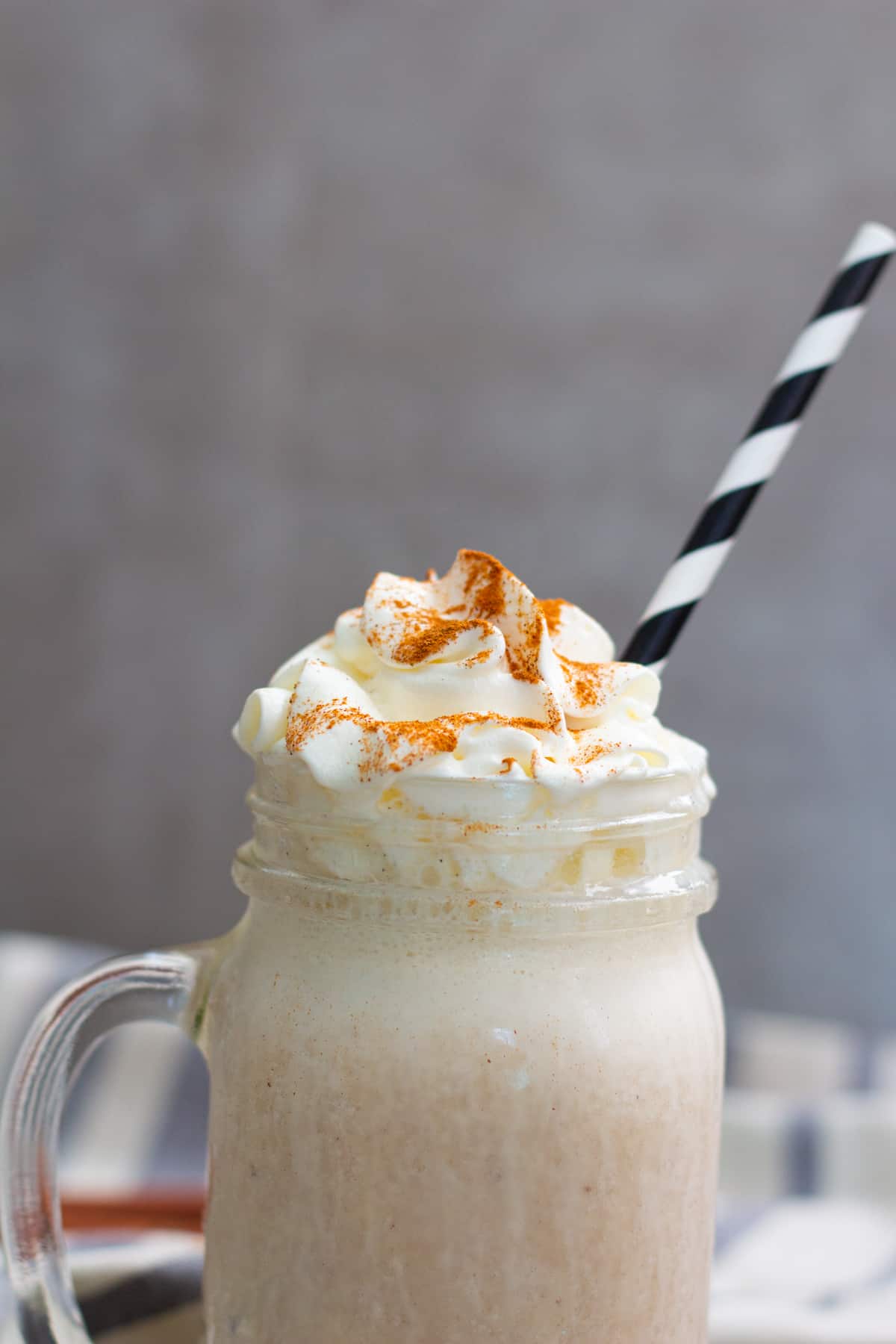 banana shake is easy and very tasty. 