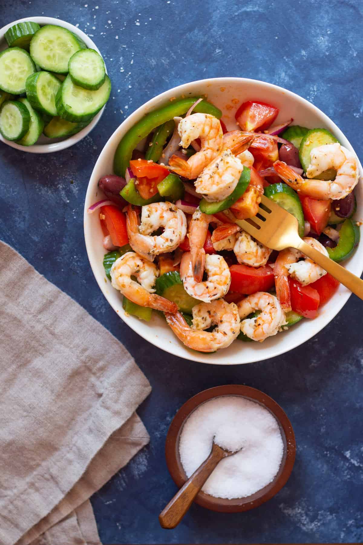 A delicious no mayo shrimp salad recipe that's ready in only 20 minutes. This healthy shrimp salad made with fresh ingredients and is perfect for a light lunch. 