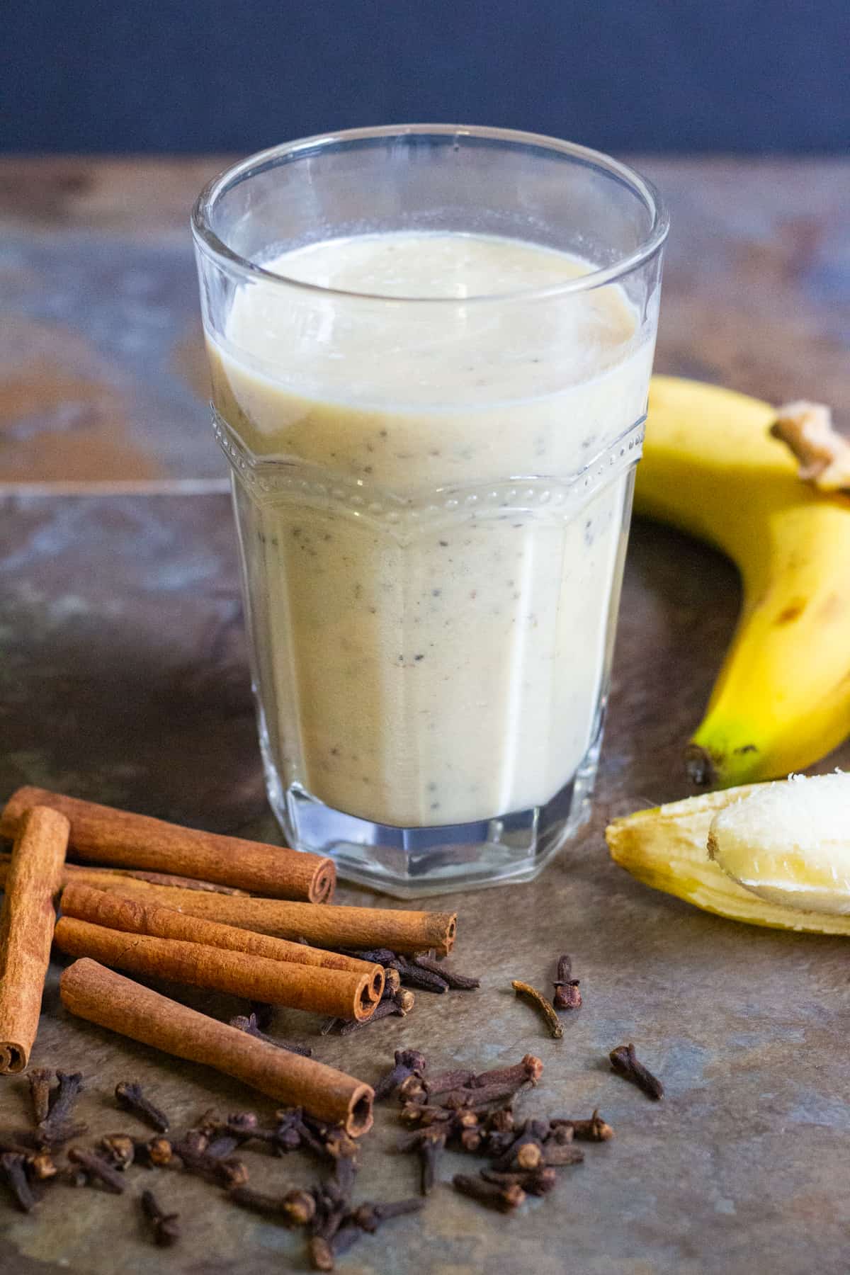 Start your morning with a lot of energy by making this Honey Banana Chai Shake. It's naturally sweetened and full of amazing flavors!