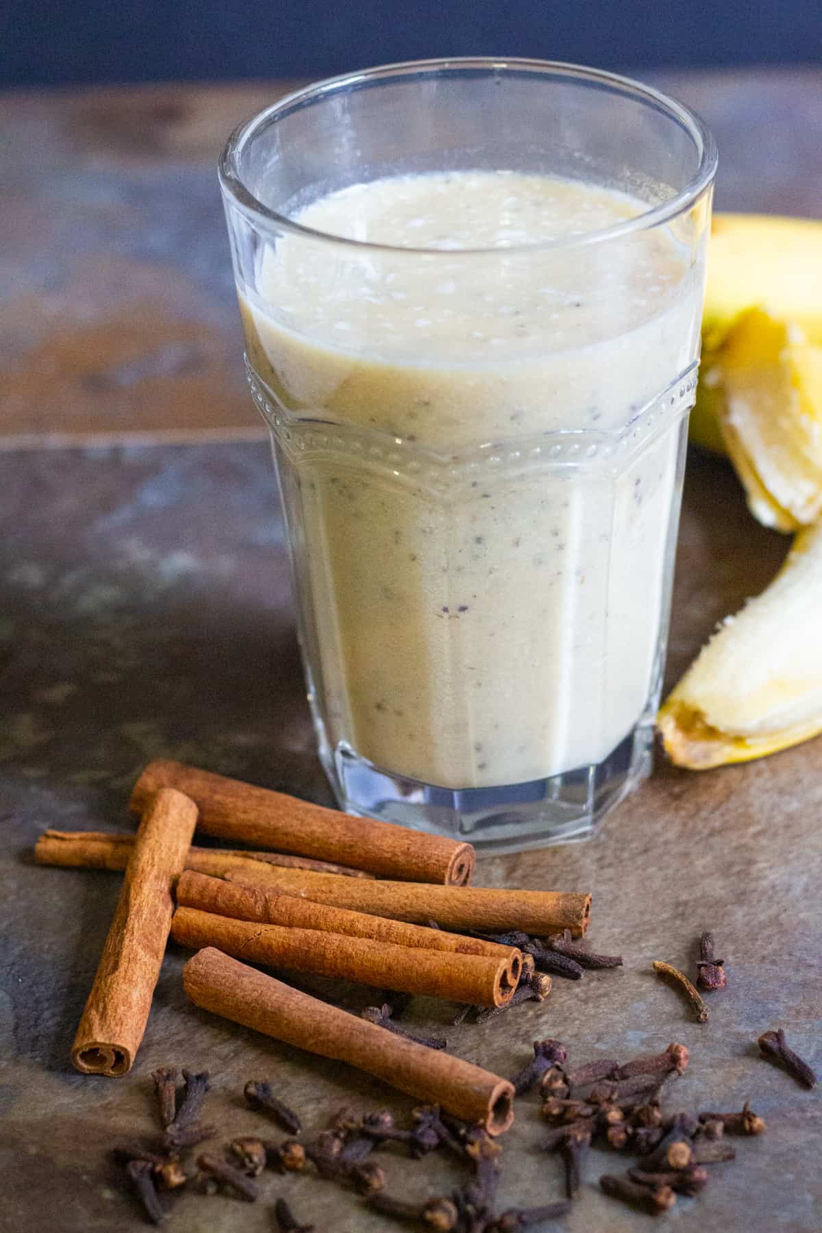 Start your morning with a lot of energy by making this Honey Banana Chai Shake. It's naturally sweetened and full of amazing flavors!