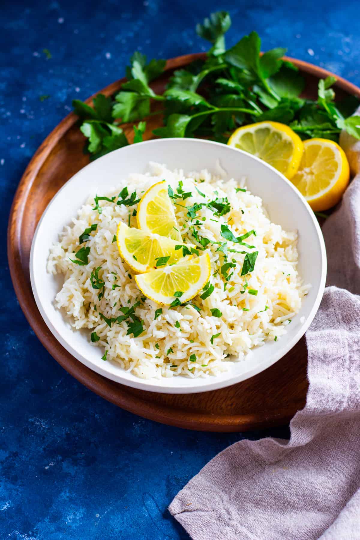 This Greek lemon rice recipe is ready in 30 minutes. The lemon and garlic add a lot of flavor to this Greek rice which can be served as a side dish but you might just want to have it on its own!
